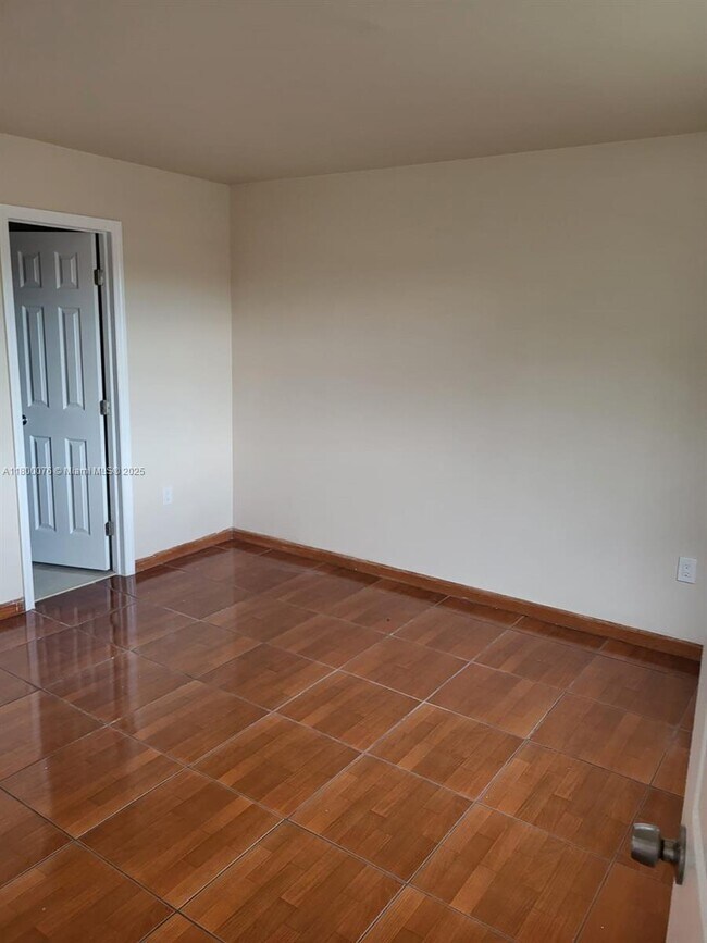 Building Photo - 675 NW 85th Ct
