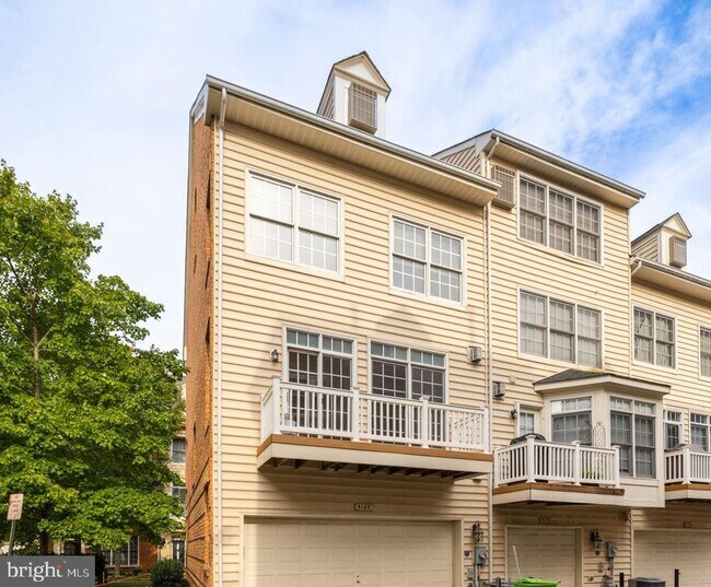 Building Photo - 5180 Brawner Pl