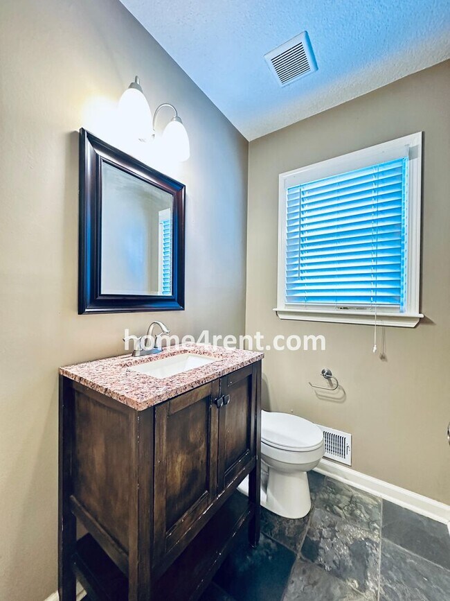 Building Photo - Beautifully Updated Home in Prime Overland...