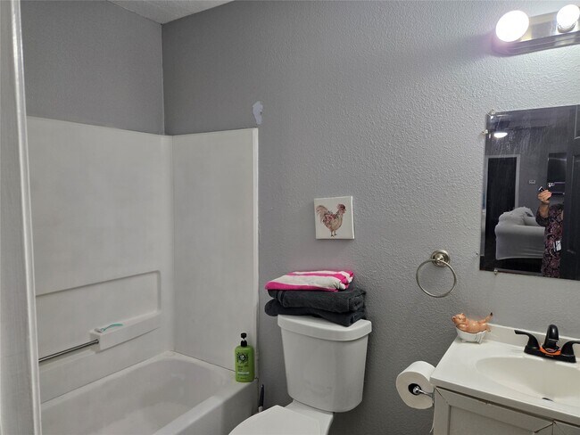 Building Photo - 14548 Gainesville St