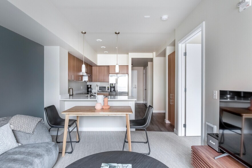 Building Photo - 15301 NE Turing St