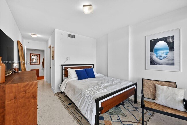 Building Photo - 6620 Indian Creek Dr