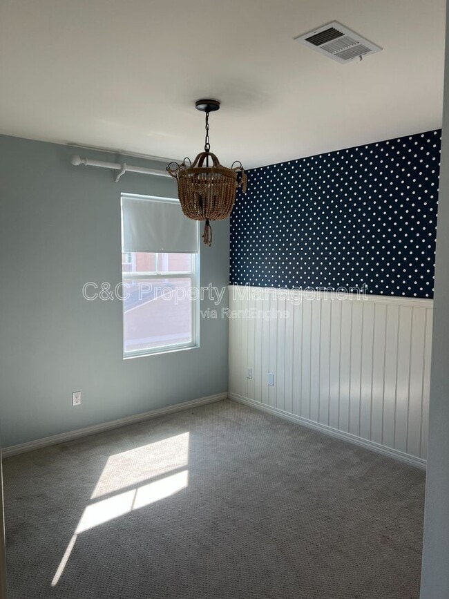 Building Photo - 6088 Sendero Ave