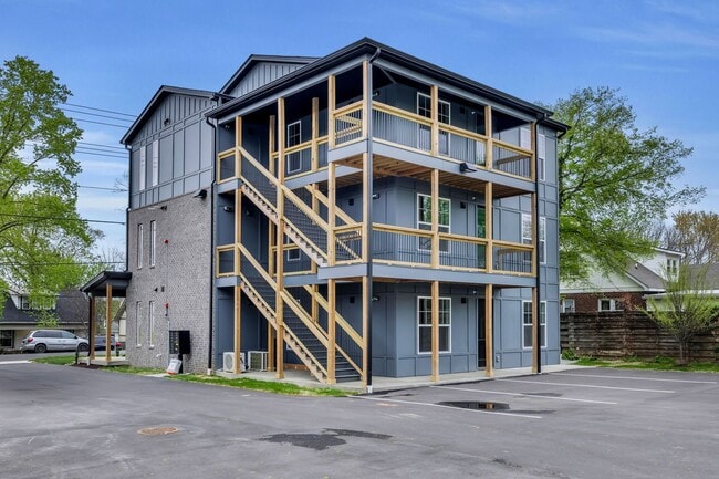 Building Photo - 423C Veritas St