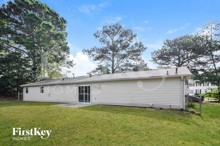 Building Photo - 2281 Briarwood Cir SW