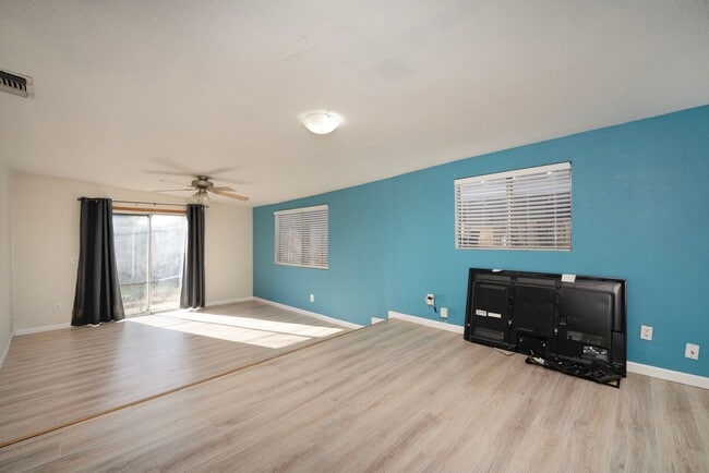 Building Photo - 2168 Ferran Ave