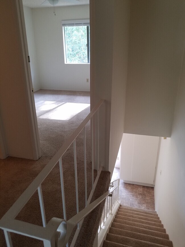 Building Photo - San Carlos (next to Mission Trails) 2 bed 1 bath Townhouse with Patio, Pool