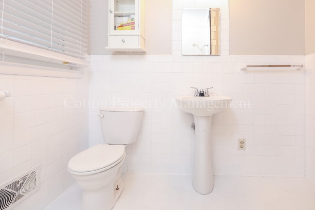 Building Photo - 522 N 25th St