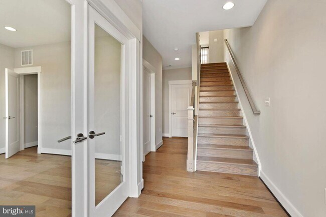 Building Photo - 22958 Clarence Walk Ter