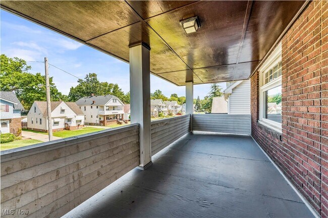 Building Photo - 9806 Sladden Ave