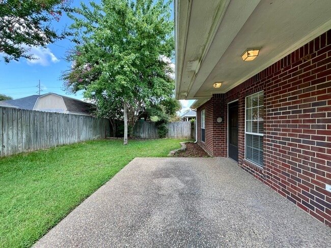 Building Photo - 3106 Silkwood Dr