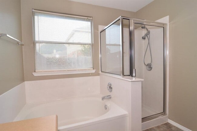 Building Photo - 806 Municipal Dr