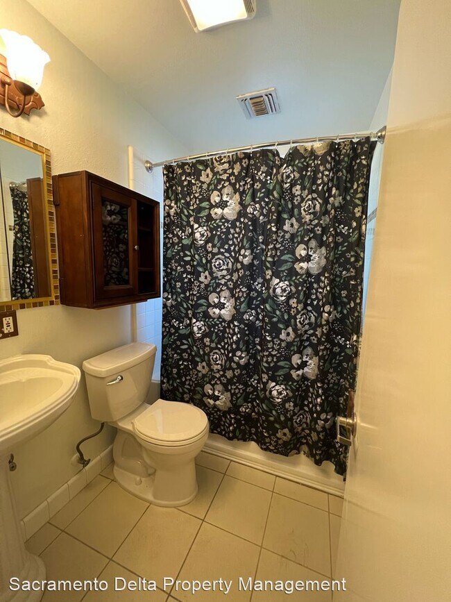 Building Photo - 3 br, 2 bath House - 2708 Riesling Way