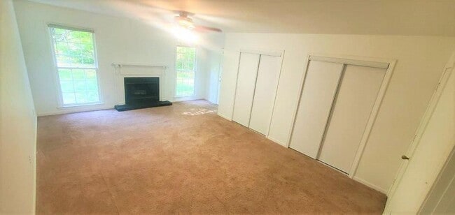 Building Photo - 2165 Rosebud Rd