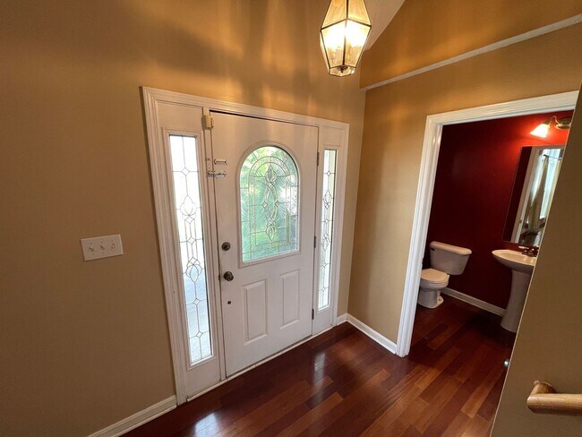 Building Photo - 3914 Stone Hollow Dr