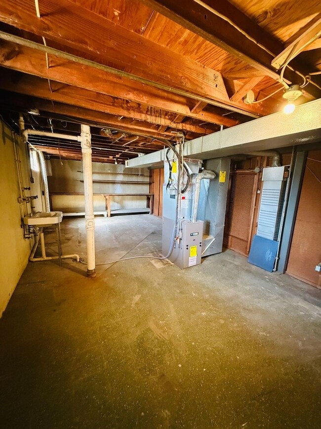 Building Photo - Completely Updated 3 Bedroom Home in Ferguson