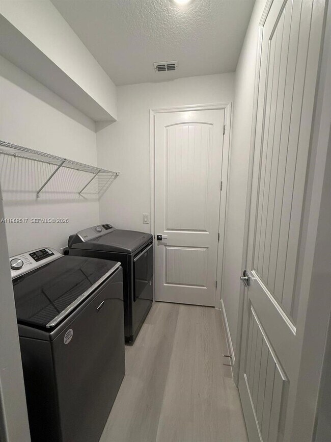 Building Photo - 1255 Wadsworth St SE