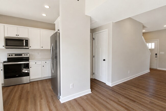 Building Photo - 1429 Village Lp