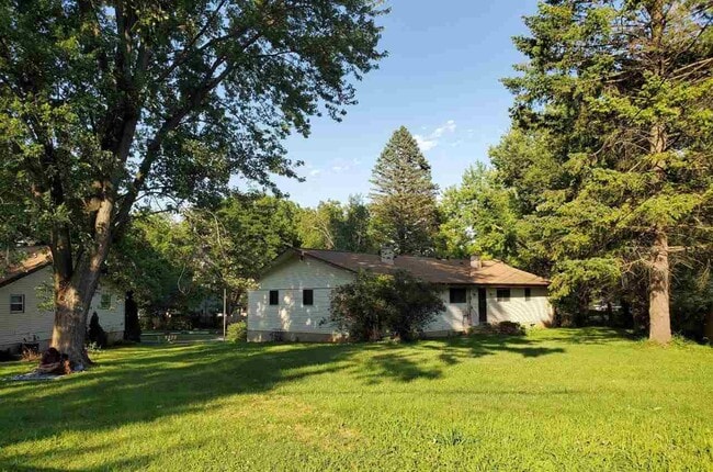 Building Photo - 2418 Adler Cir