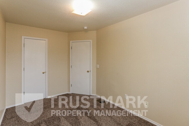 Building Photo - 4001 Pilgram Dr