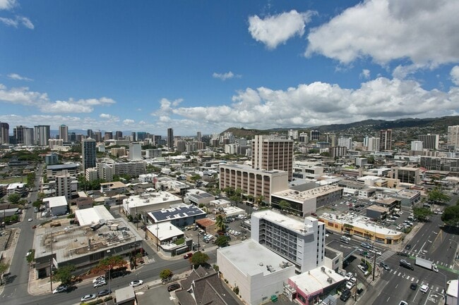 Building Photo - 1500 Rycroft St