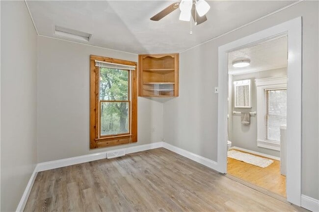 Building Photo - 127 Magill Rd