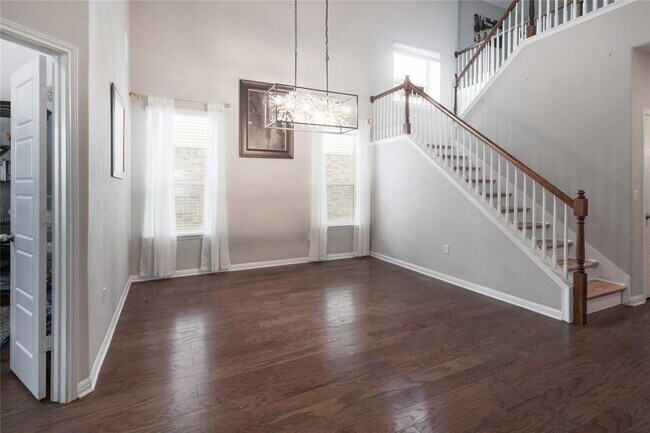 Building Photo - 1225 Peregrine Way
