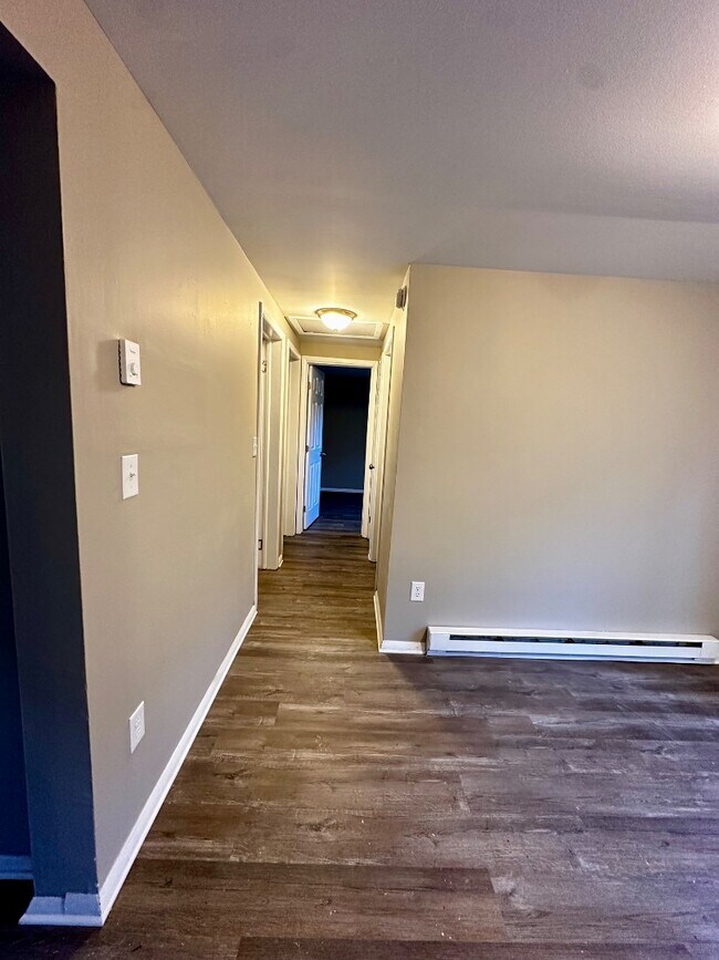 Building Photo - 101 Mohawk Trail