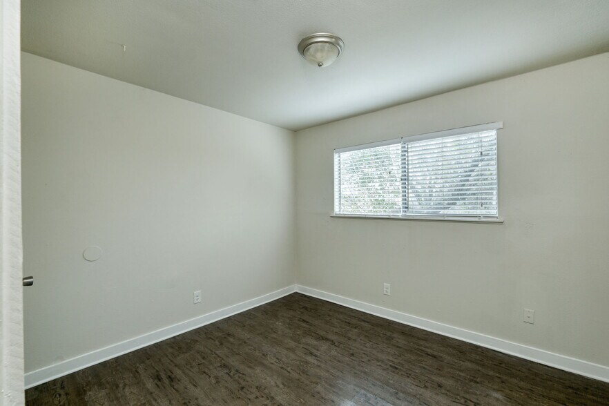 Building Photo - 6407 Auburn Dr