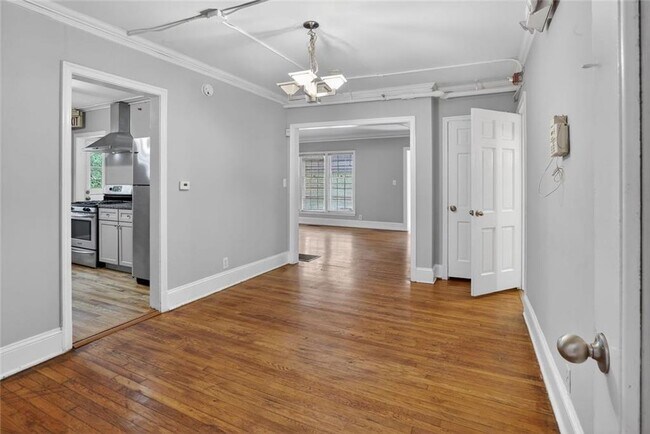 Building Photo - 2728 Winburn Terrace