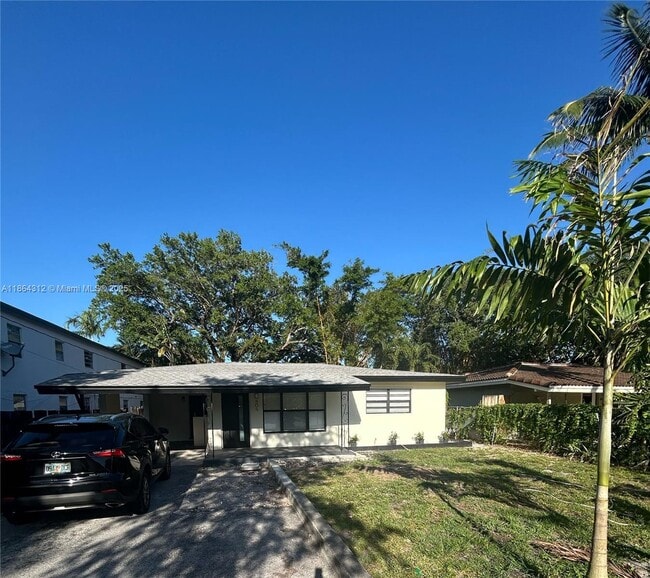 Building Photo - 808 SW 15th Ave