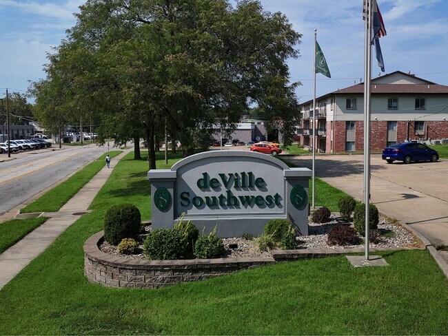 Building Photo - 829 Southwest Blvd