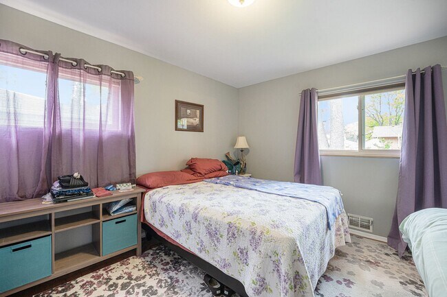 Building Photo - Beautiful 3 Bed 2.5 Single Family Home in ...