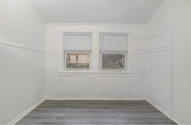 Building Photo - 500 W Wyoming Ave