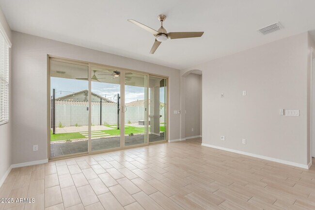 Building Photo - 34906 N Hawley Dr