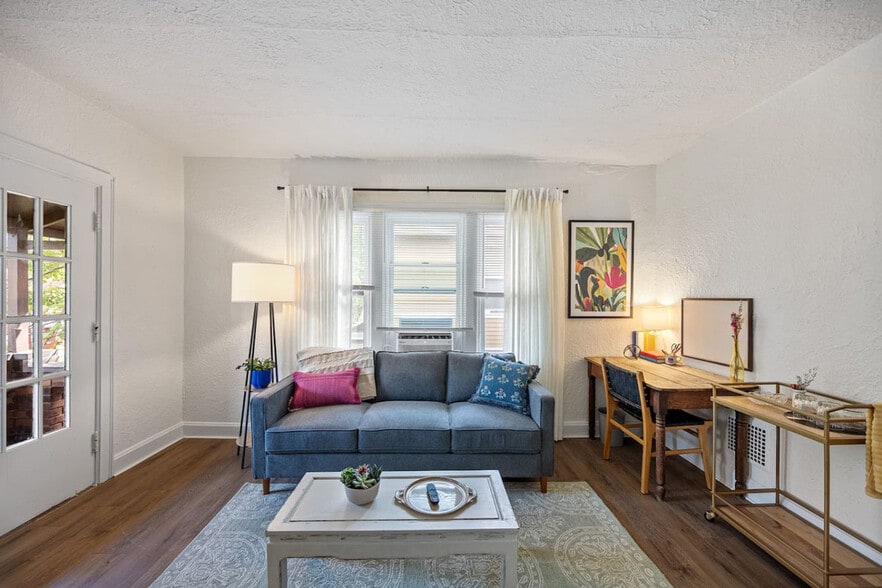 Building Photo - 6423 Kennedy Ave