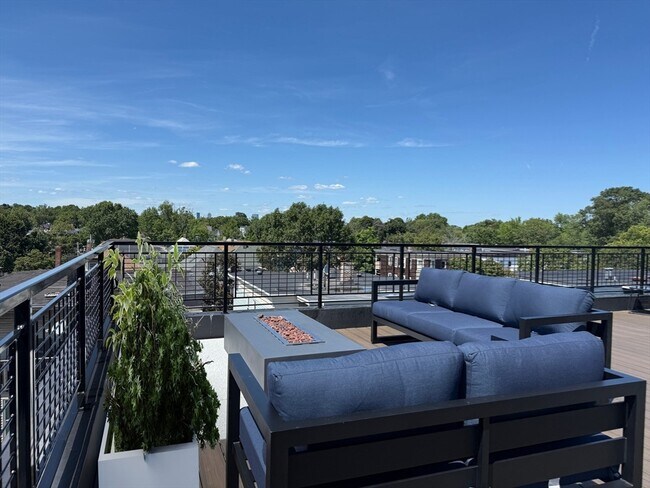 Building Photo - 500 Talbot Ave