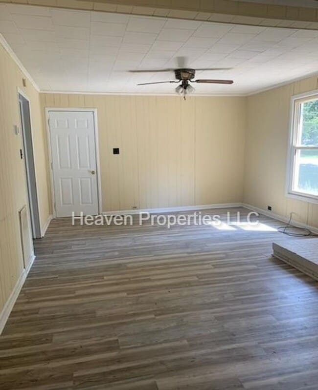 Building Photo - Charming 2BR/2BA Home with Large Yard, Shed