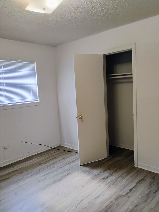 Building Photo - 4223 Rockingham St