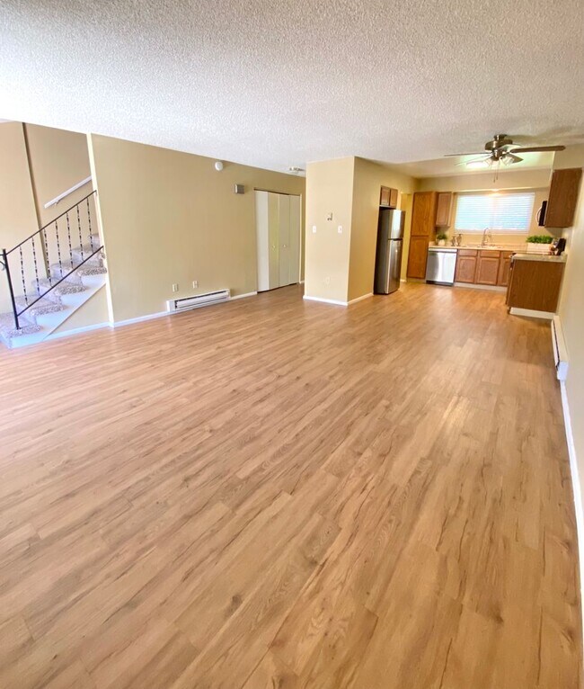 Building Photo - 464 Smithridge Park