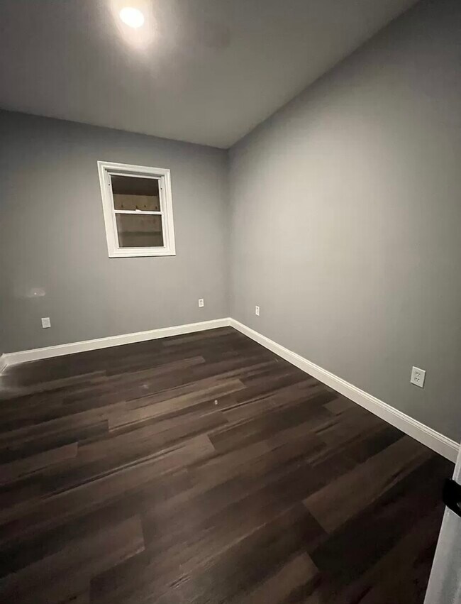 Building Photo - 495 Clinton Ave