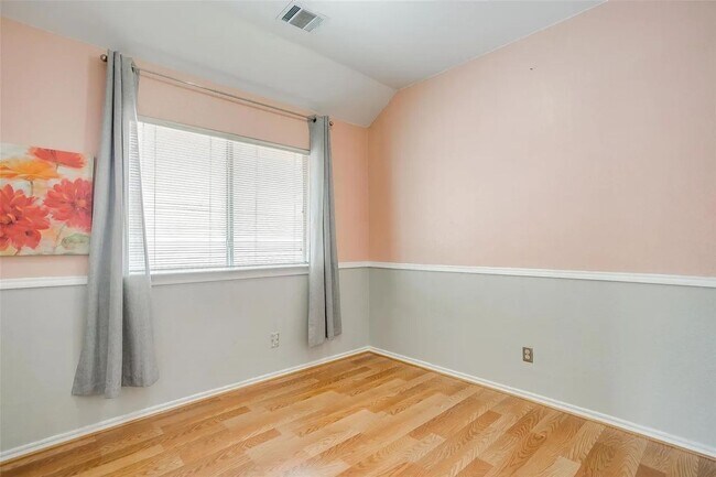 Building Photo - Spacious 4-Bedroom Home + Bonus Room with AC in Prime Lewisville Location