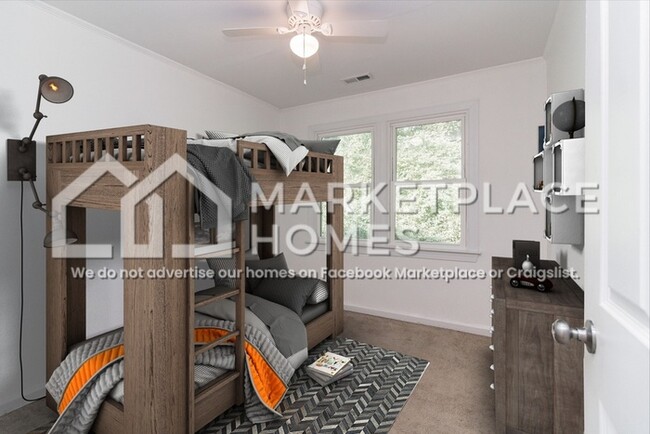 Building Photo - 2247 Onslow Dr