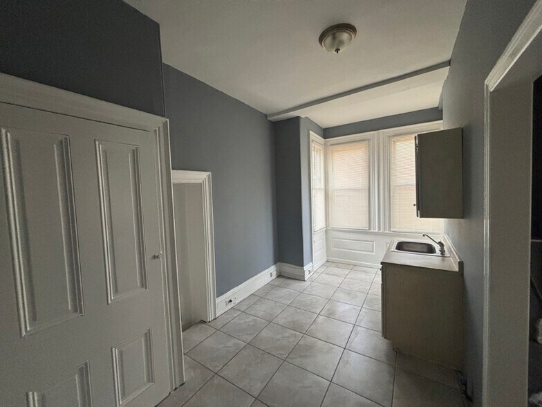 Primary Photo - 1011 Swede St