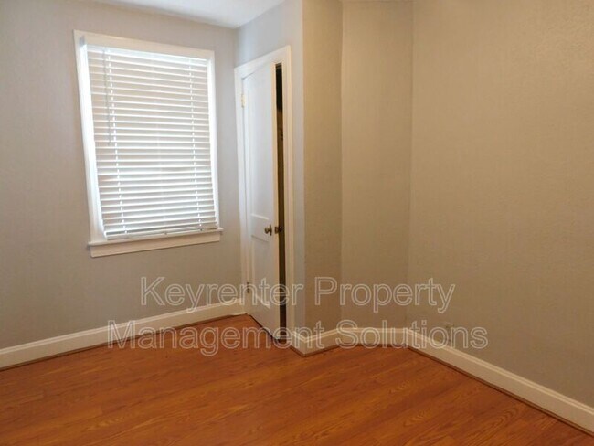 Building Photo - 811 E Beverley St
