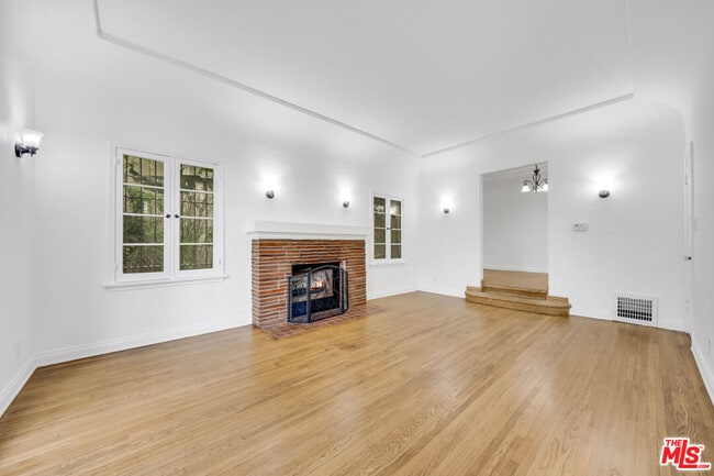 Building Photo - 844 19th St