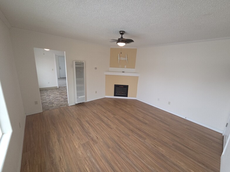 Building Photo - 627 2nd Ave