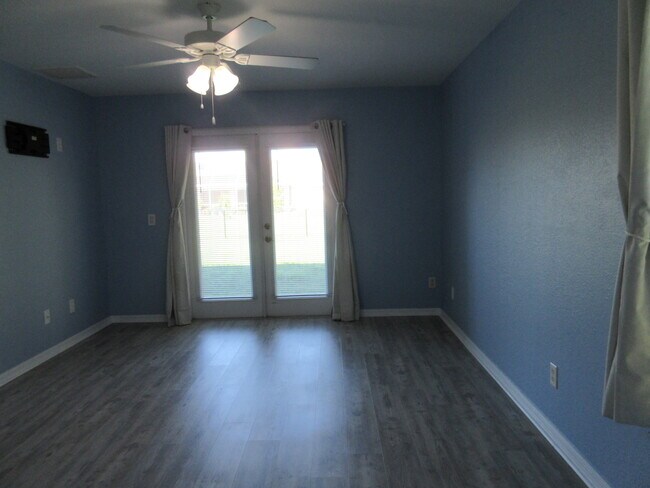 Building Photo - 1185 Rio De Janeiro Ave