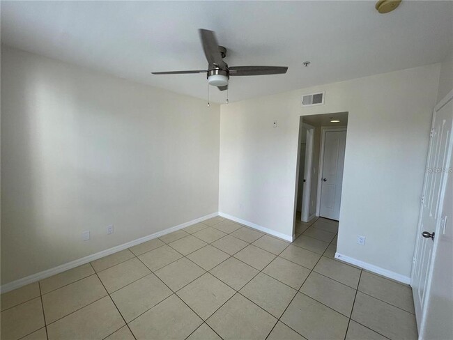 Building Photo - 1020 Siena Park Blvd W