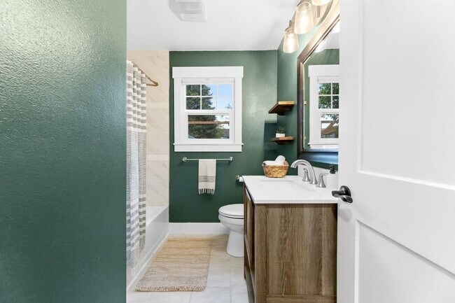 Building Photo - South D Street